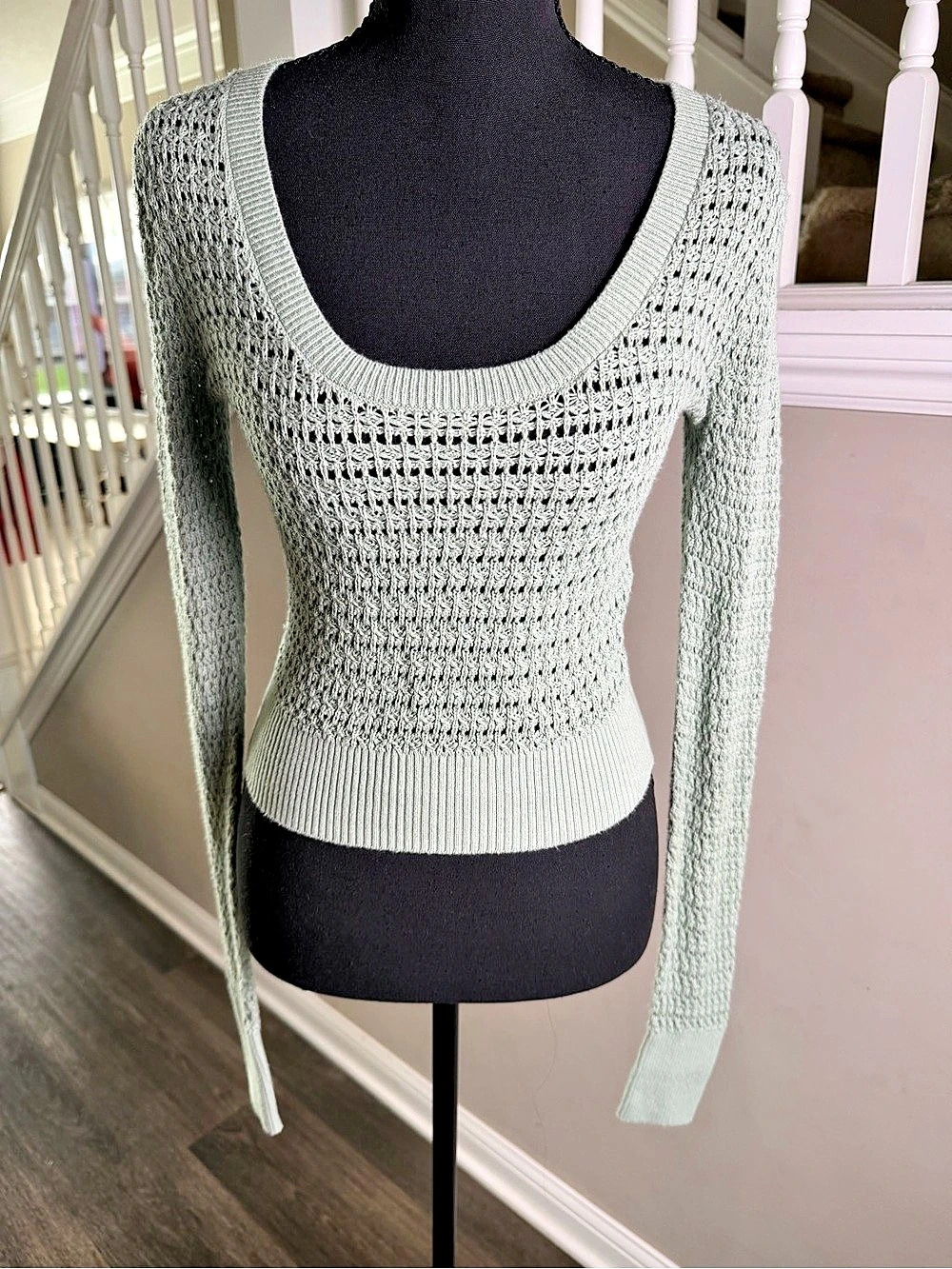 Hollister Open Knit Scoop Neck Sweater in Green Small